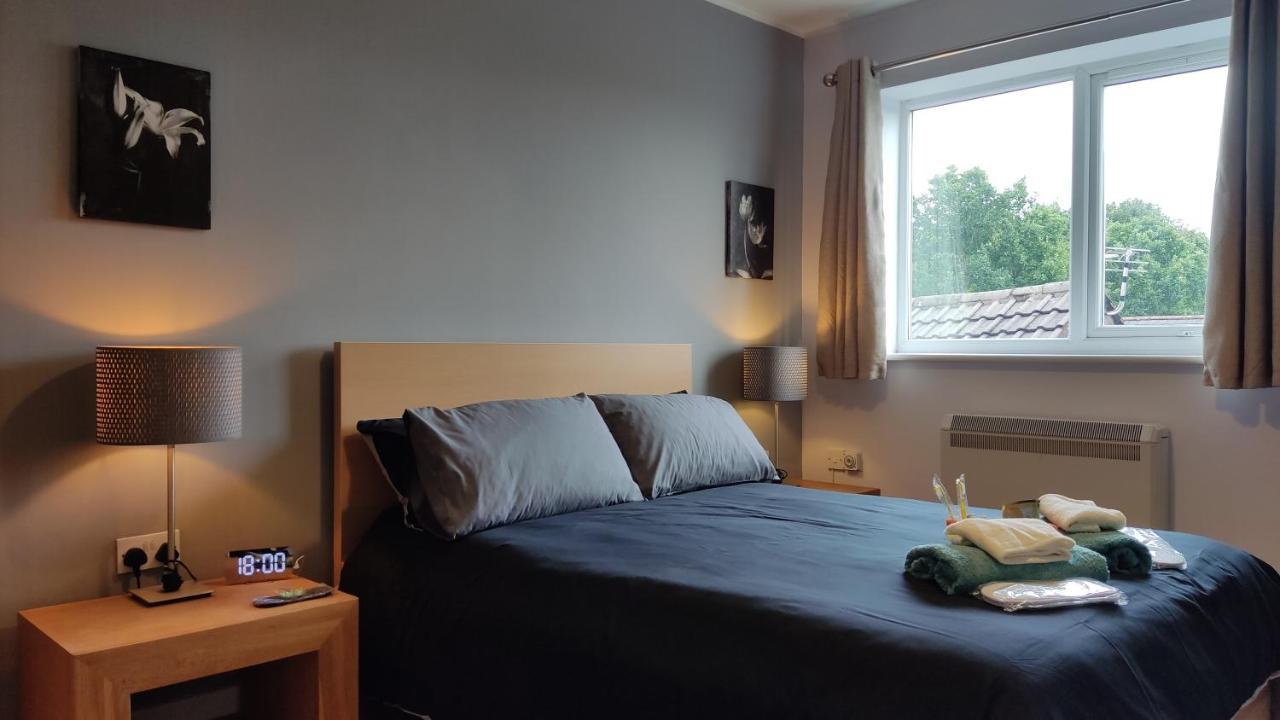 Modern 1-Bed Flat In Wigan Appartement Buitenkant foto